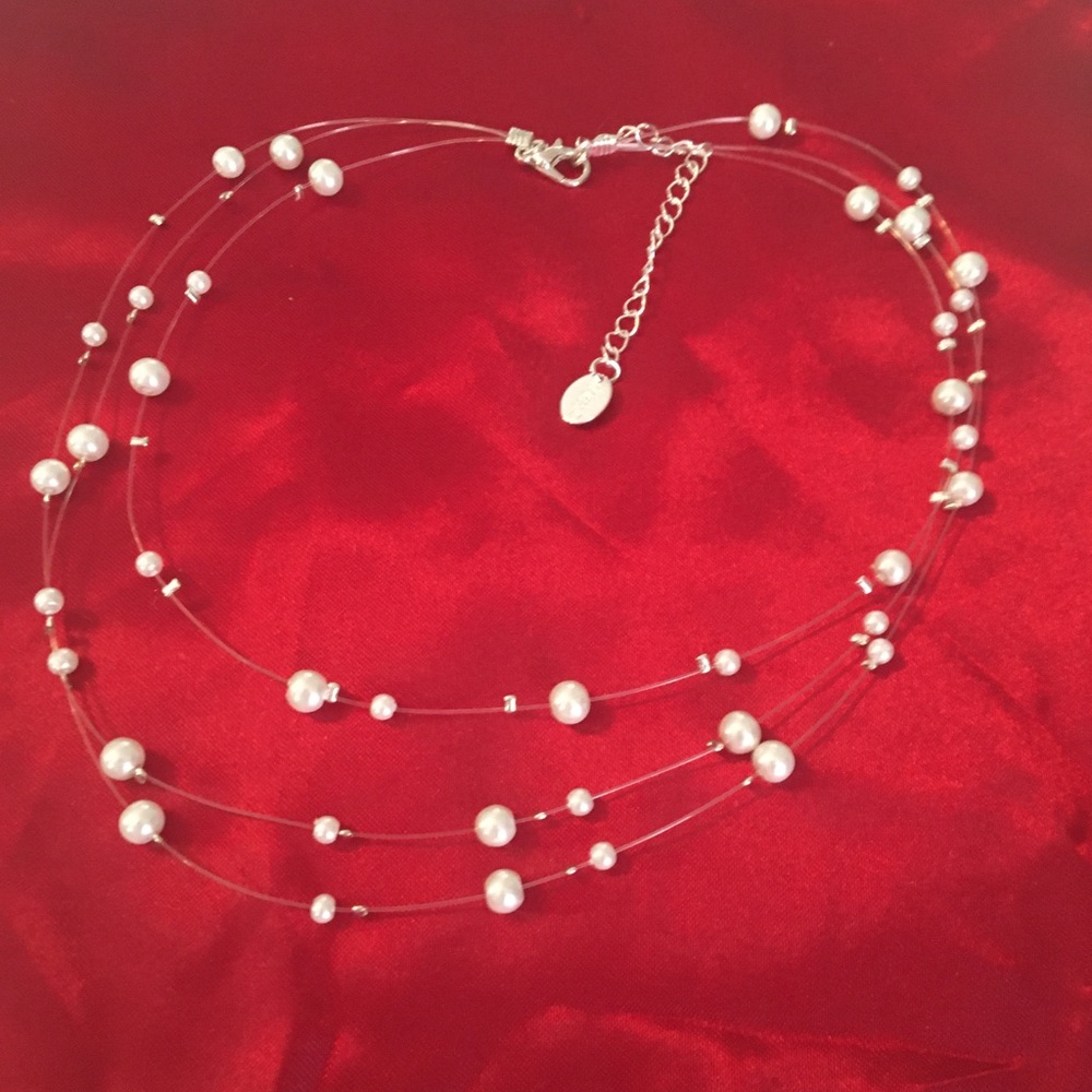 Girls pearl necklace